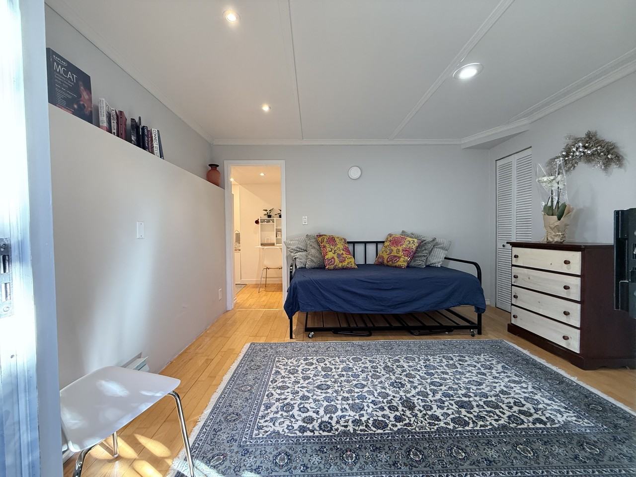 1295 Ottawa Avenue - Photo 2 of 12