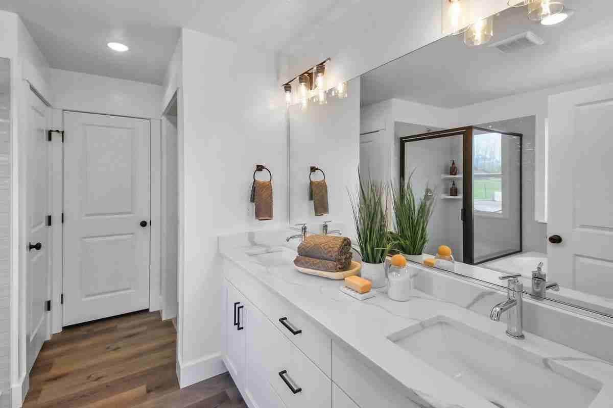 1322 E 1220 N - Photo 4 of 15