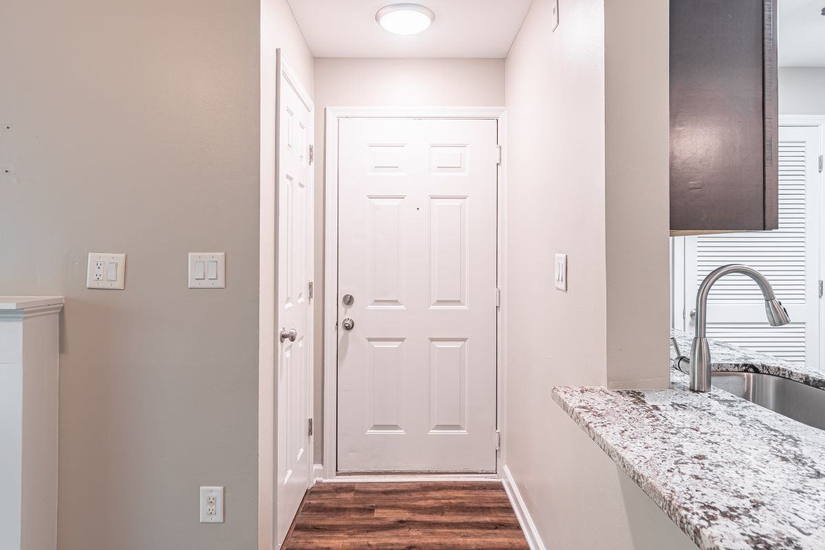 547 Granville Ct - Photo 2 of 29