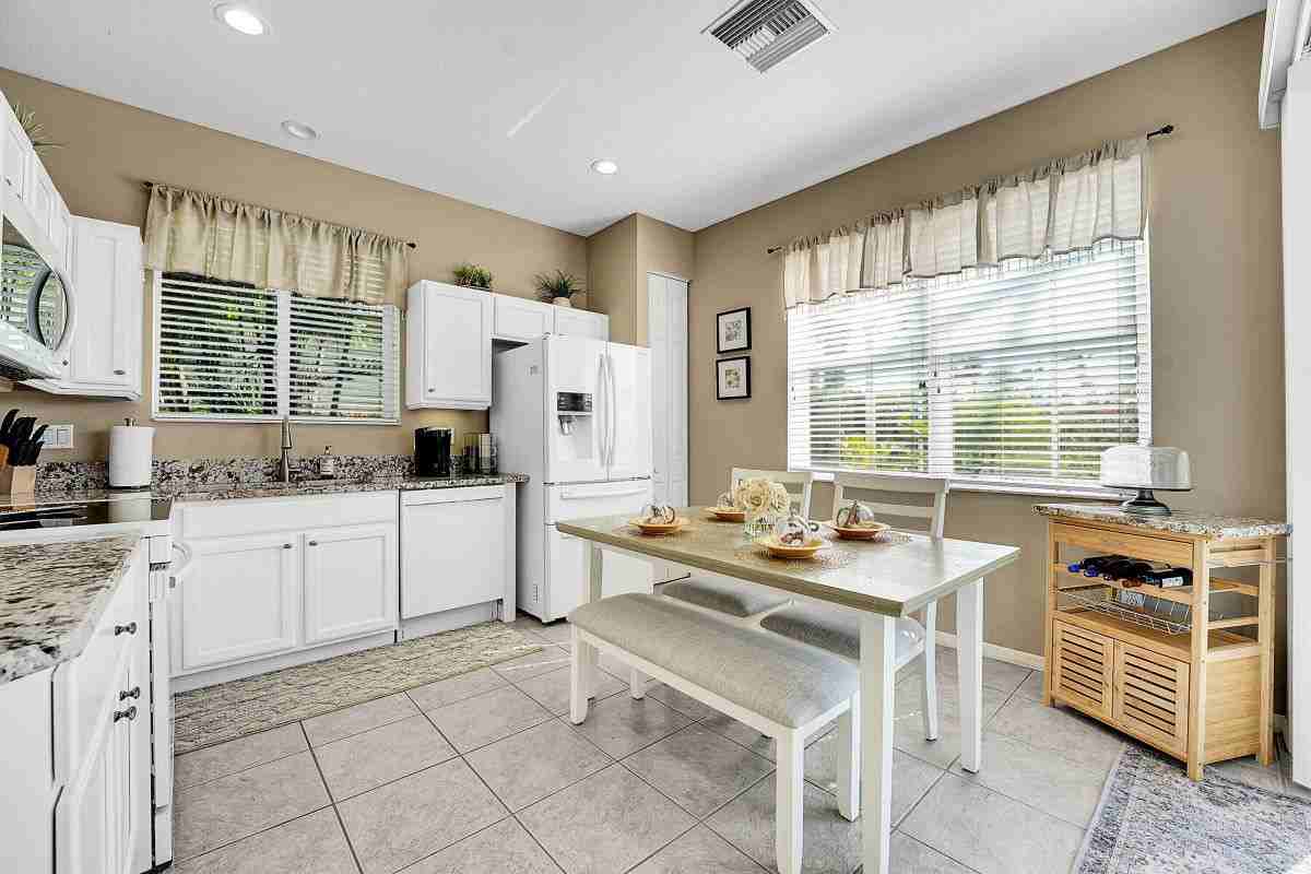 515 Sw Indian Key Dr - Photo 3 of 25