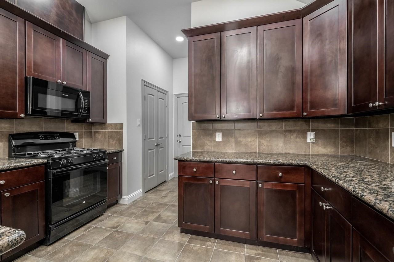 203 Maple Ln - Photo 2 of 14