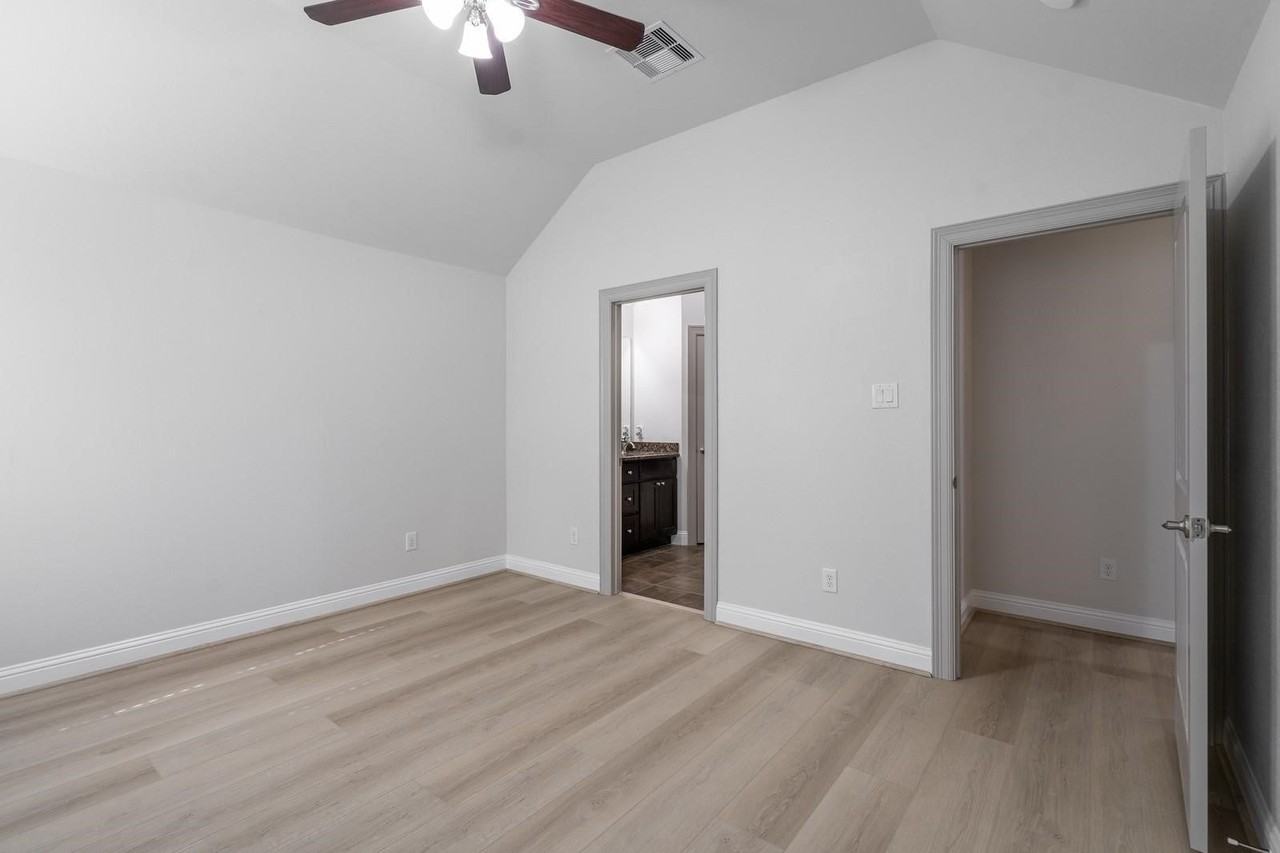 203 Maple Ln - Photo 6 of 14