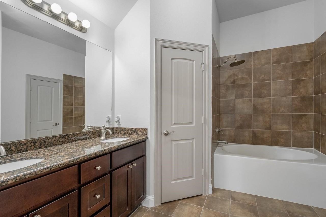 203 Maple Ln - Photo 7 of 14