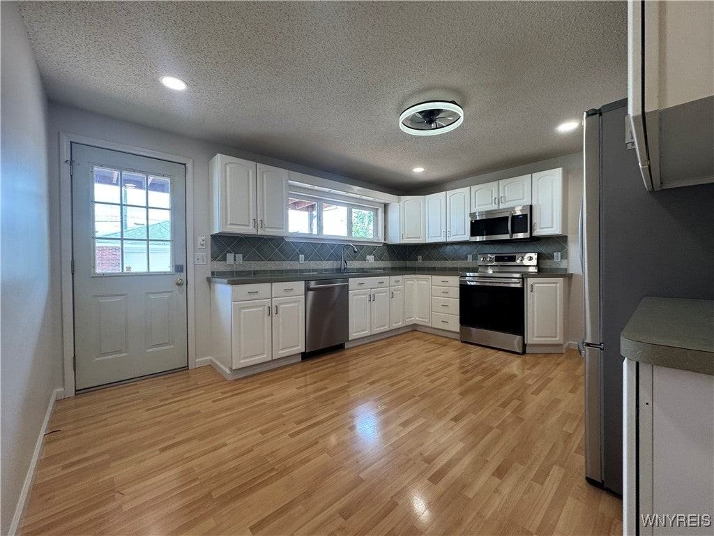 165 Carmen Rd - Photo 6 of 31