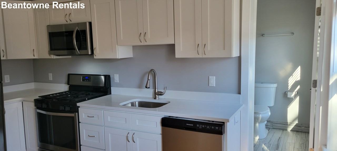 Mount Pleasant Pl #2 - Photo 2 of 13