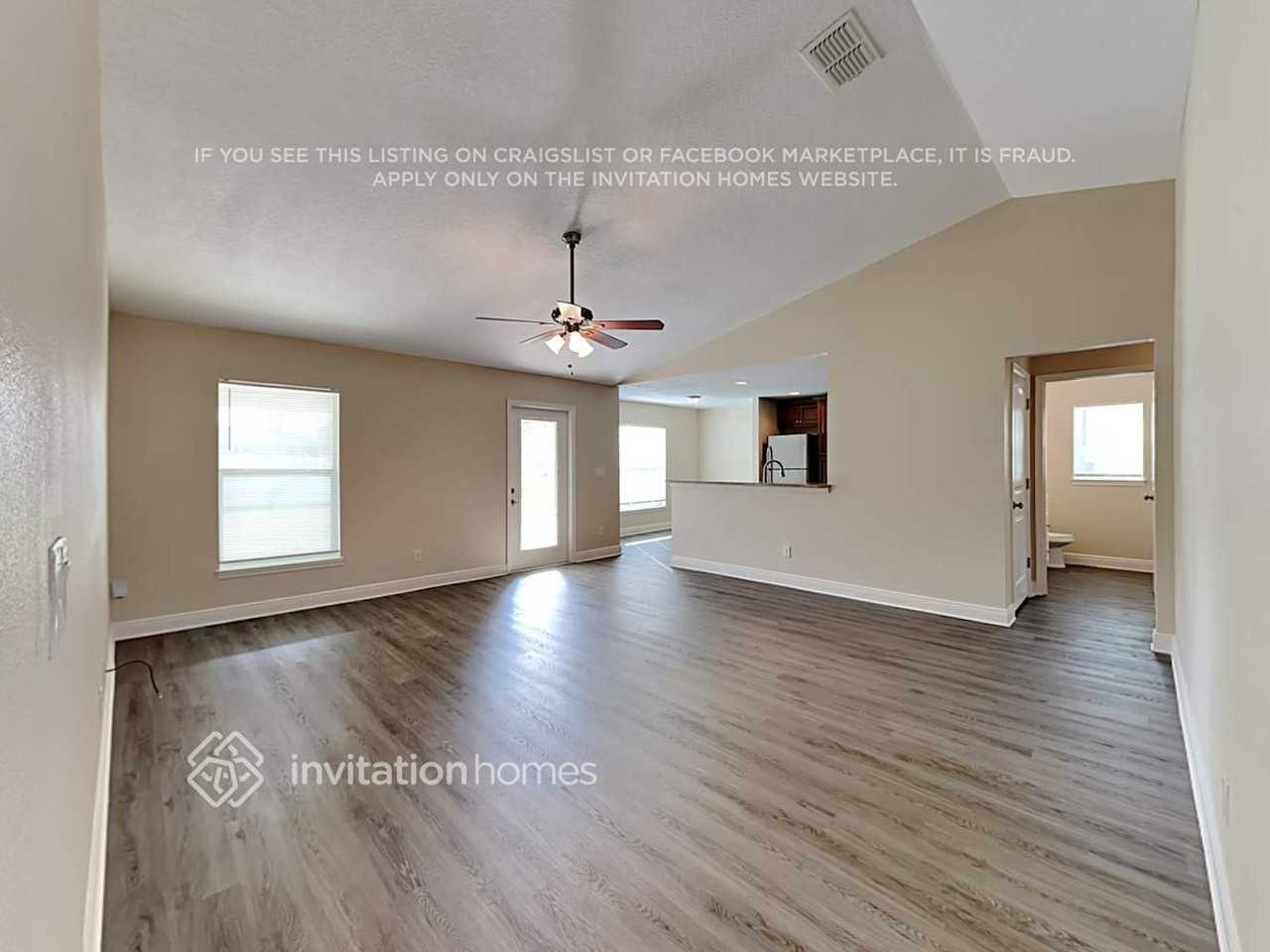 462 Nw Riverside Dr - Photo 4 of 17