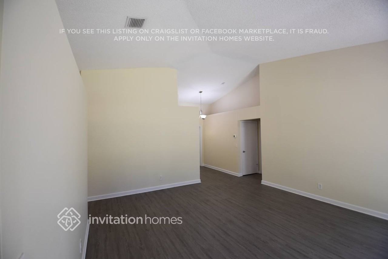9419 Sw 18th St - Photo 4 of 17