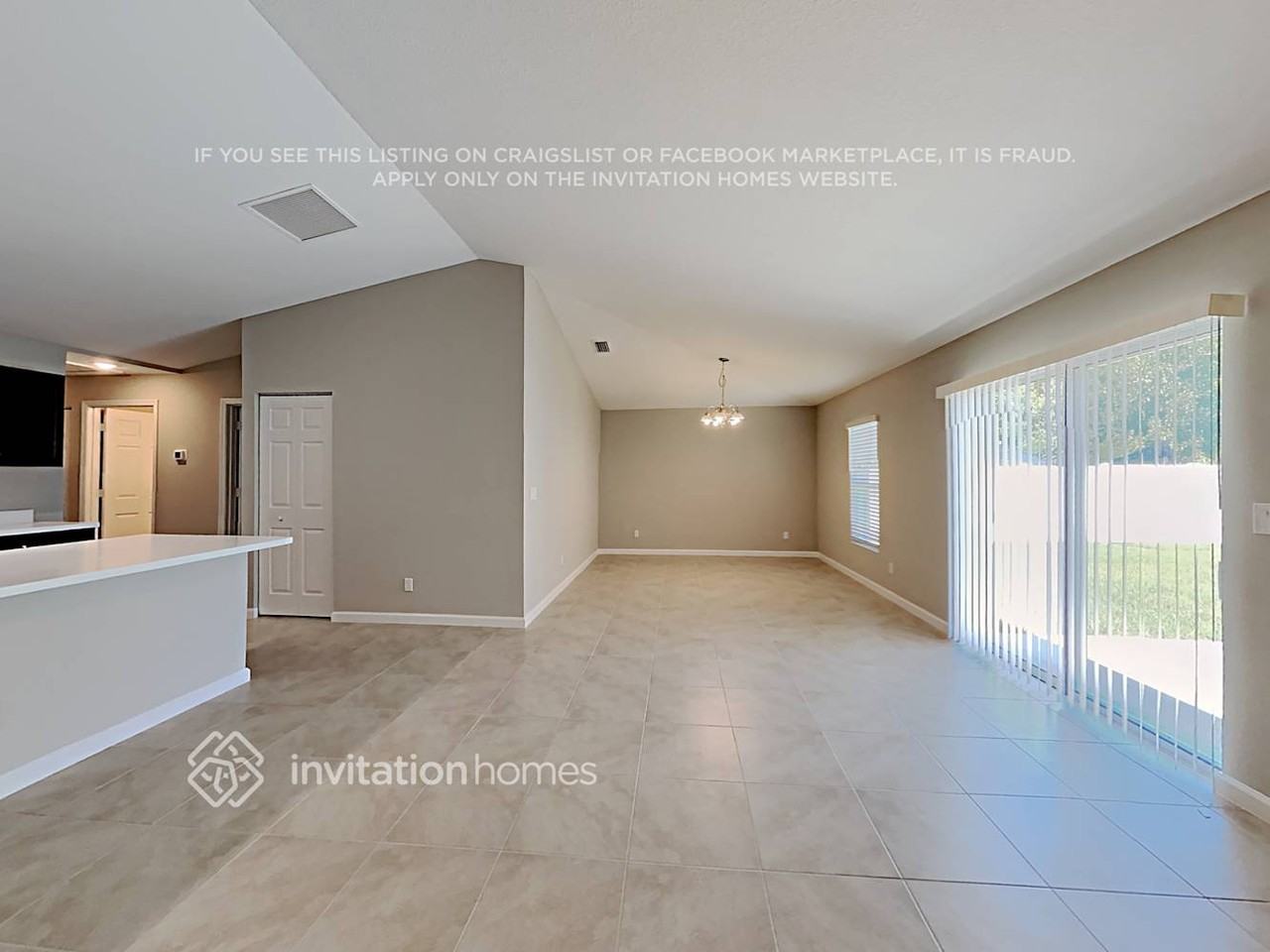 2243 Se Gaslight St - Photo 5 of 20