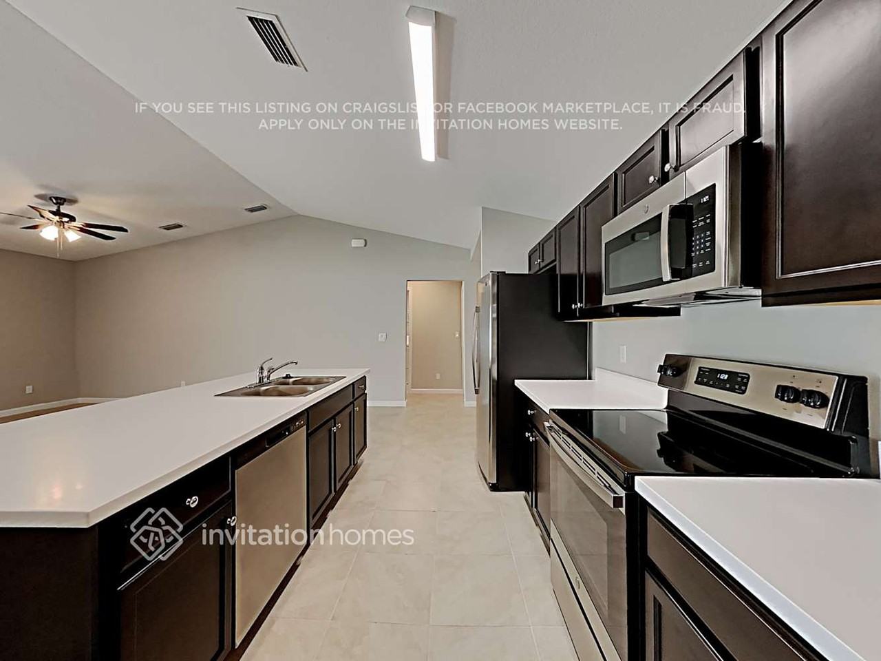 2243 Se Gaslight St - Photo 7 of 20