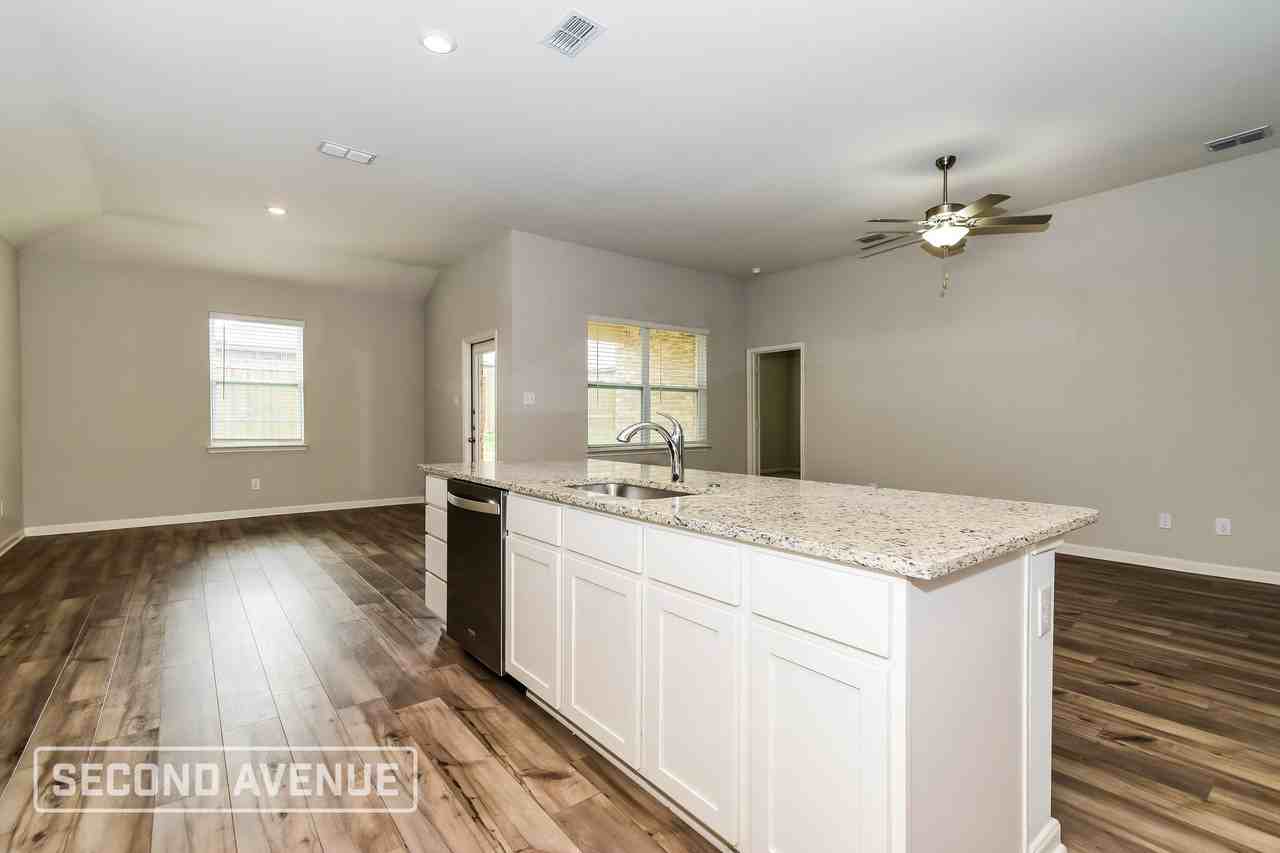2005 Jeanine Dr - Photo 7 of 28
