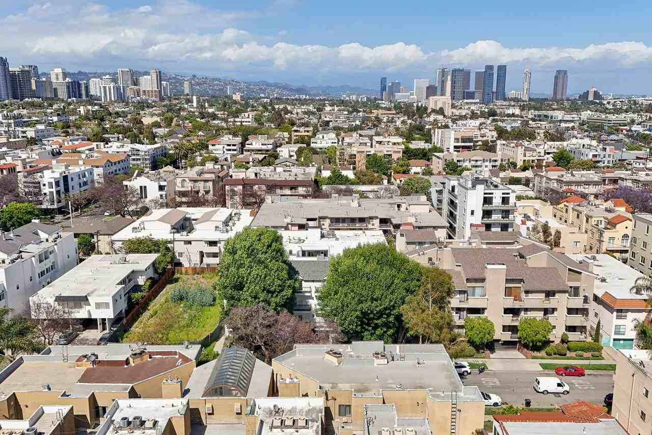 1620 South Bentley Ave - Photo 5 of 43