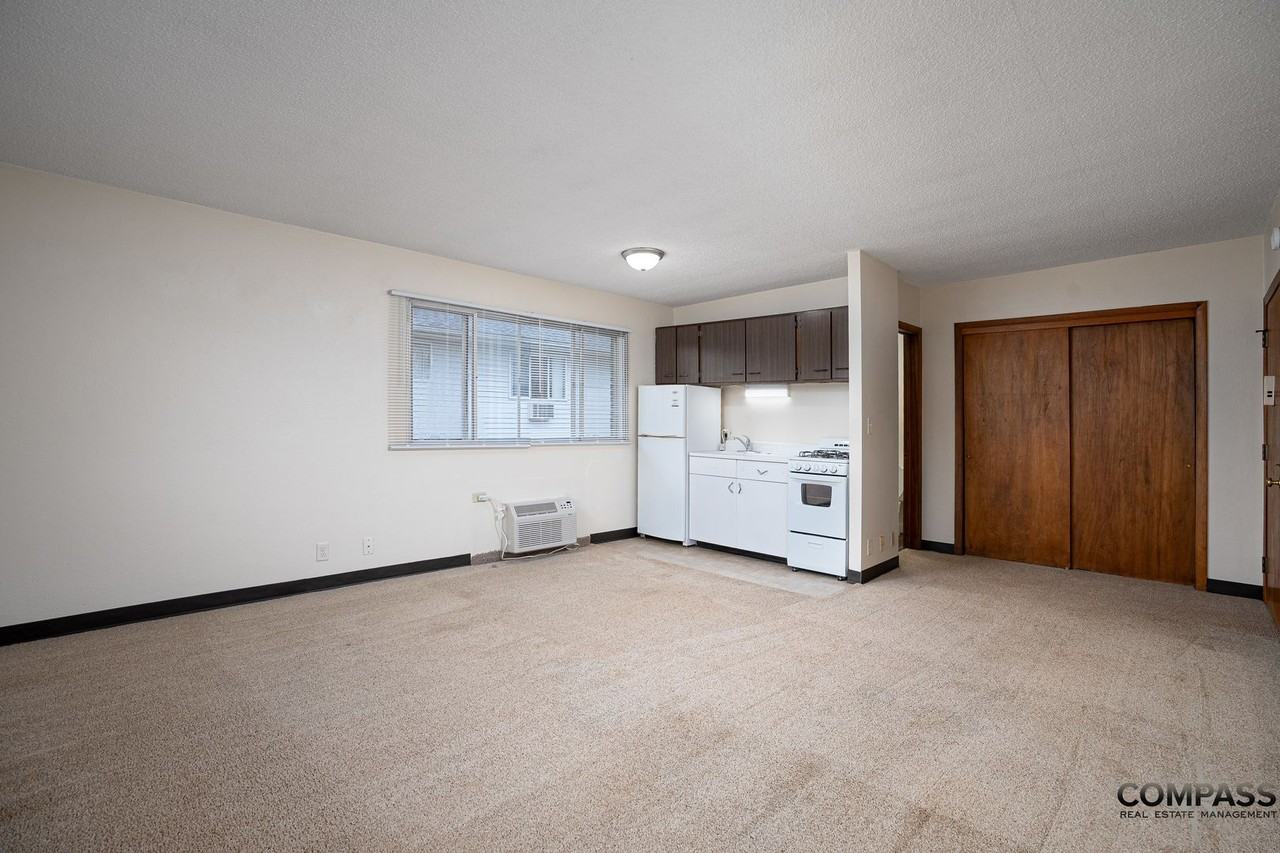 1215 S Dewey St Apartments - Photo 3 of 12