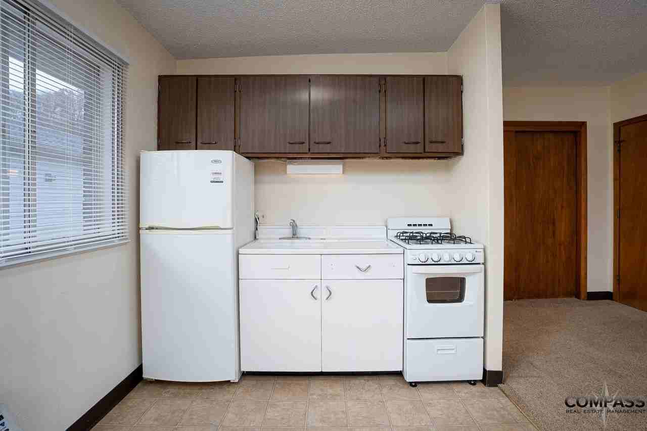 1215 S Dewey St Apartments - Photo 4 of 12