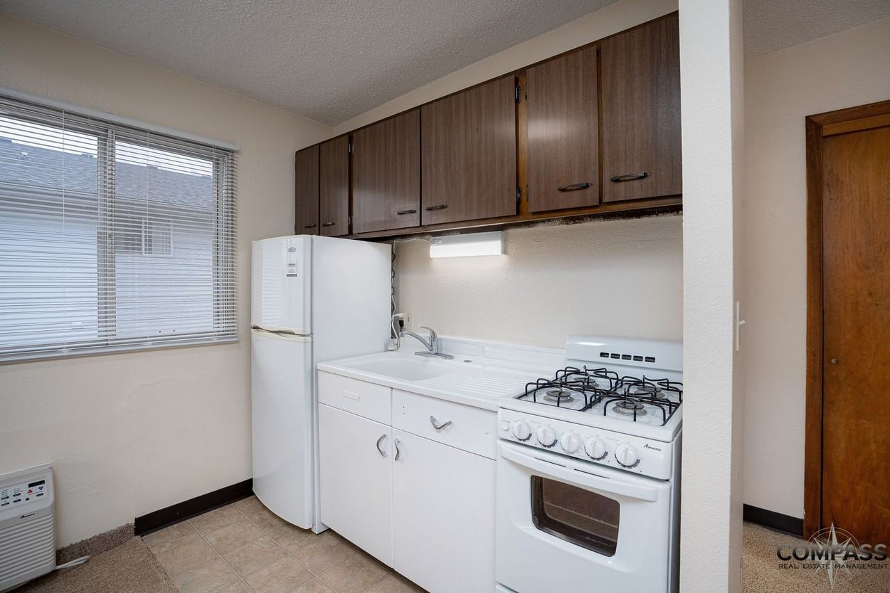 1215 S Dewey St Apartments - Photo 5 of 12