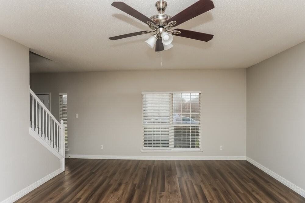 1530 Aberdeen Dr - Photo 4 of 17
