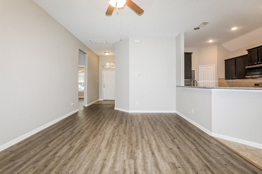 17107 Osprey Landing Dr - Photo 3 of 13