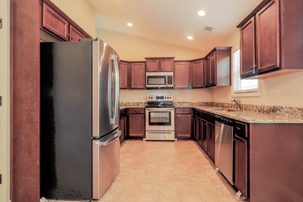 100 Comet Ct - Photo 6 of 15