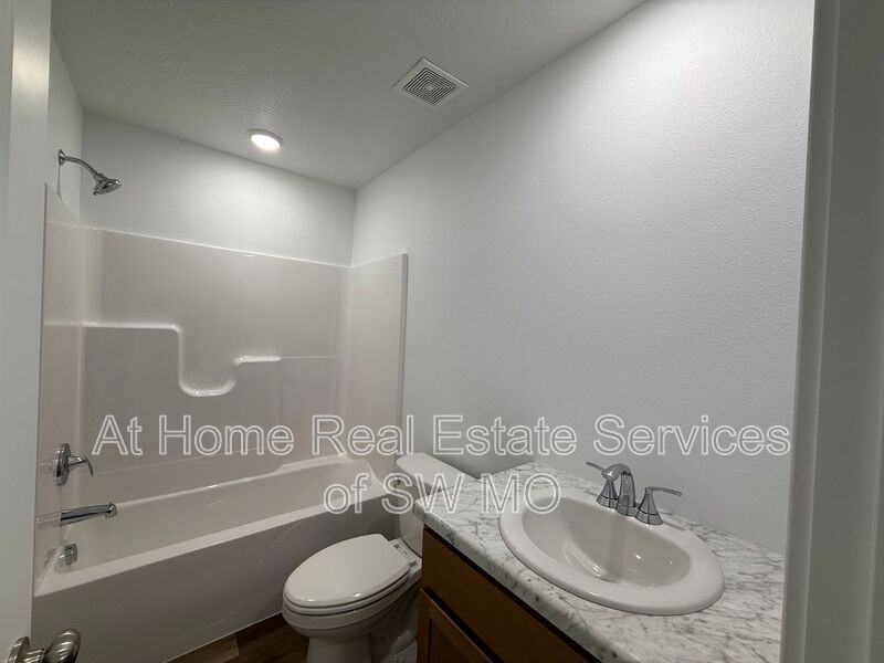 1098 Amherst Cir - Photo 6 of 10