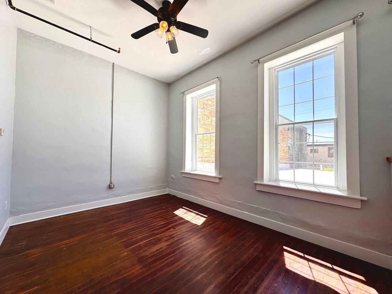 286 E Main St - Photo 2 of 12