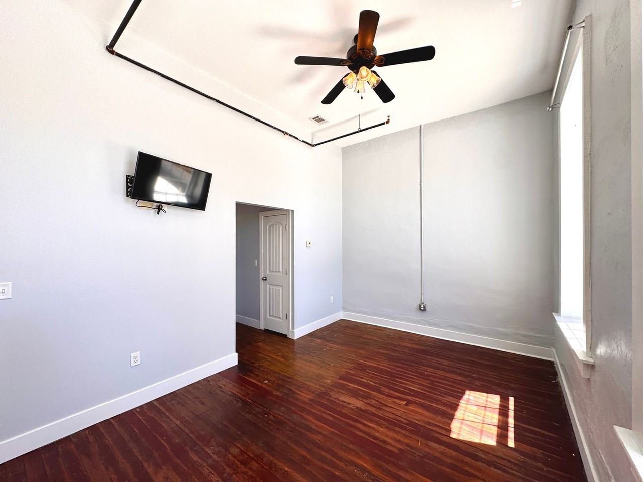 286 E Main St - Photo 3 of 12