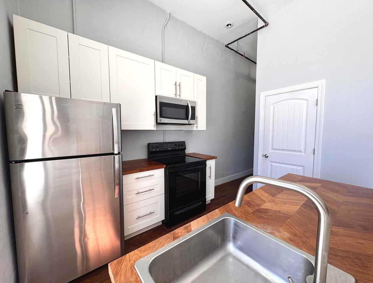 286 E Main St - Photo 5 of 12
