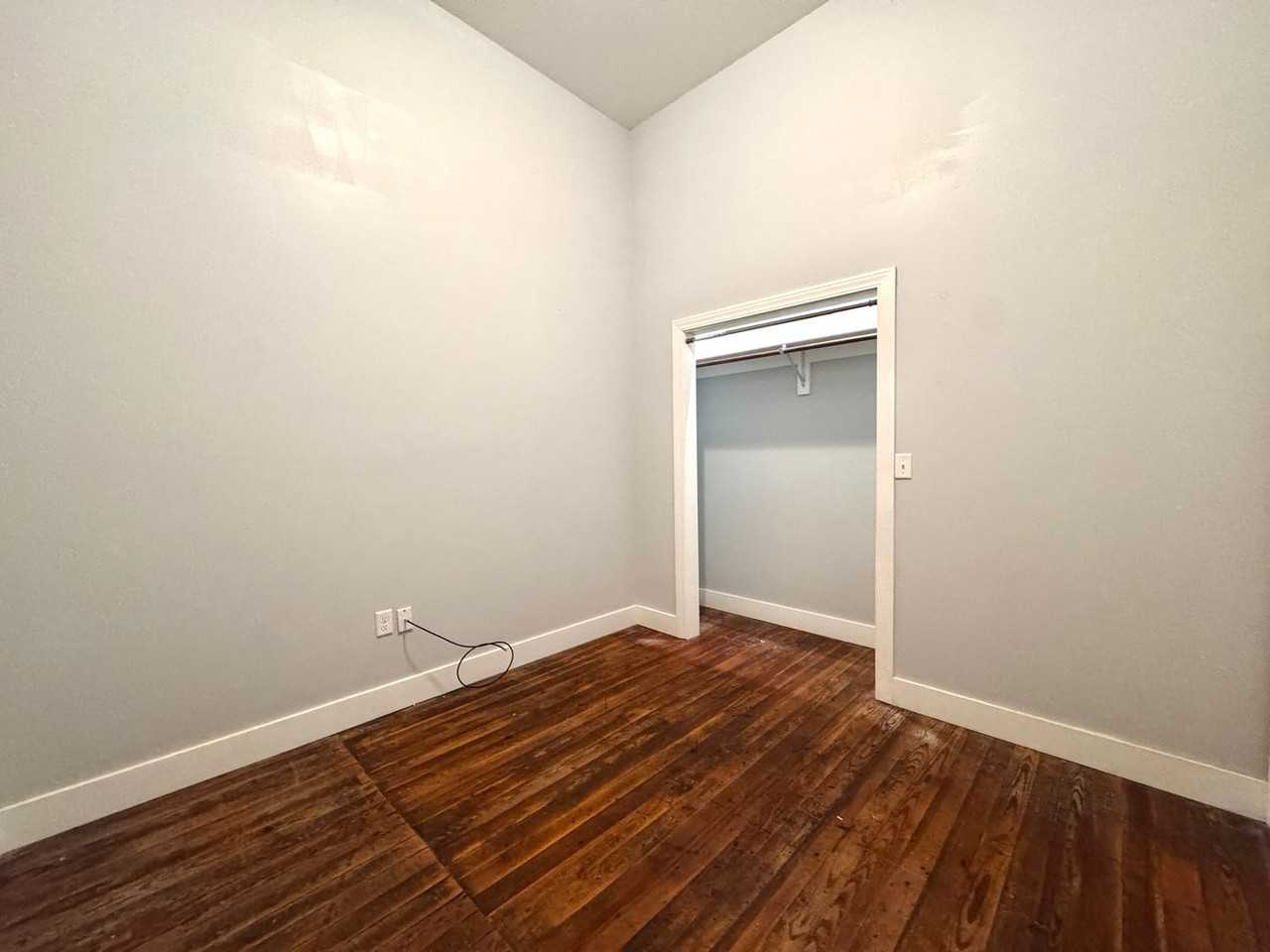 286 E Main St - Photo 7 of 12