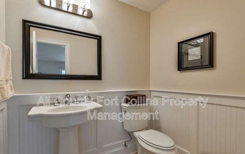 2248 Smallwood Dr - Photo 3 of 8