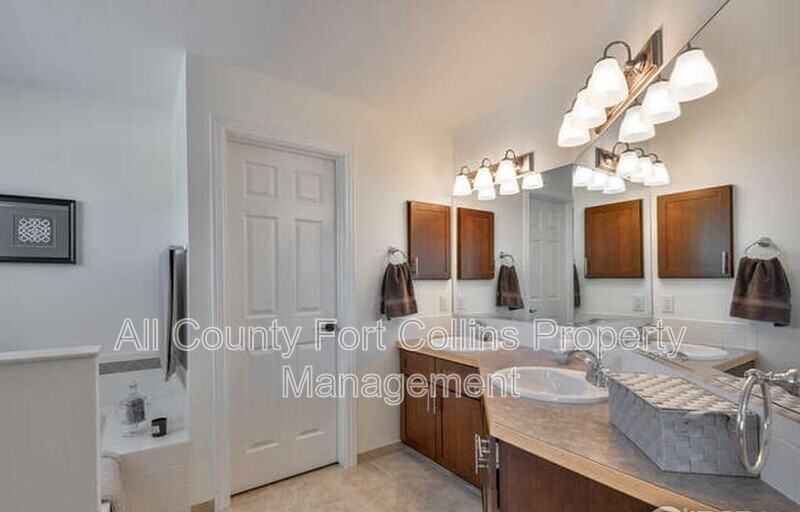 2248 Smallwood Dr - Photo 4 of 8