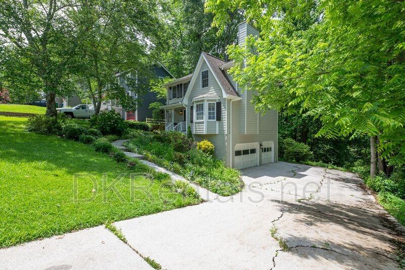 3787 Etna Drive - Photo 4 of 36