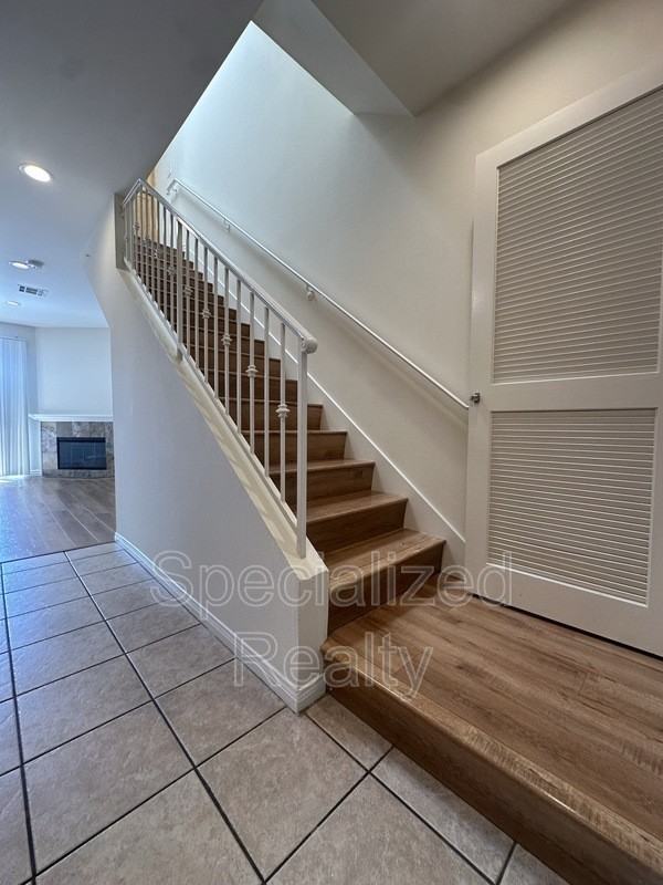 5716 Whitsett Ave #3 - Photo 5 of 14