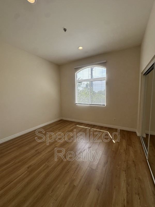 5716 Whitsett Ave #3 - Photo 7 of 14