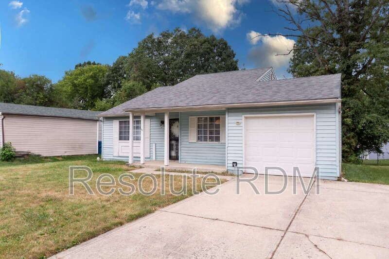 3826 Ireland Dr - Photo 3 of 30