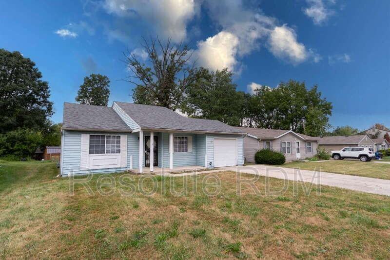 3826 Ireland Dr - Photo 4 of 30