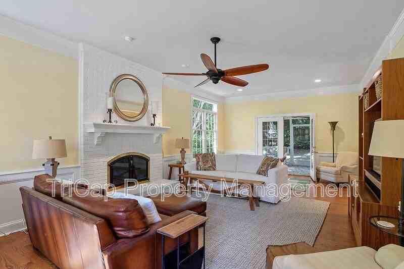 2113 Hamrick Dr - Photo 3 of 27