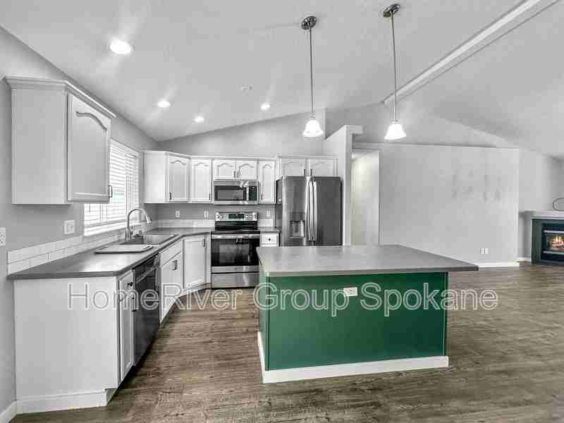 420 E Norma Lee Ave - Photo 2 of 18