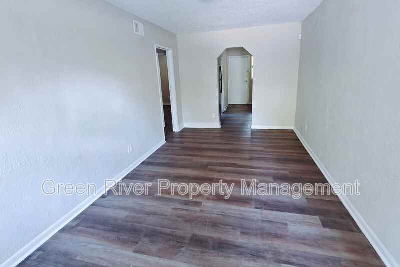 2831 W 6th St - Photo 4 of 21