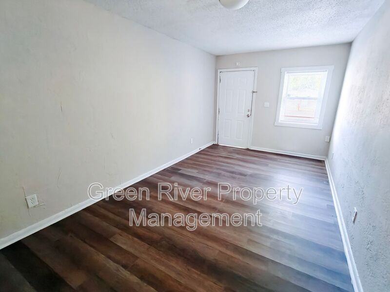 2831 W 6th St - Photo 6 of 21