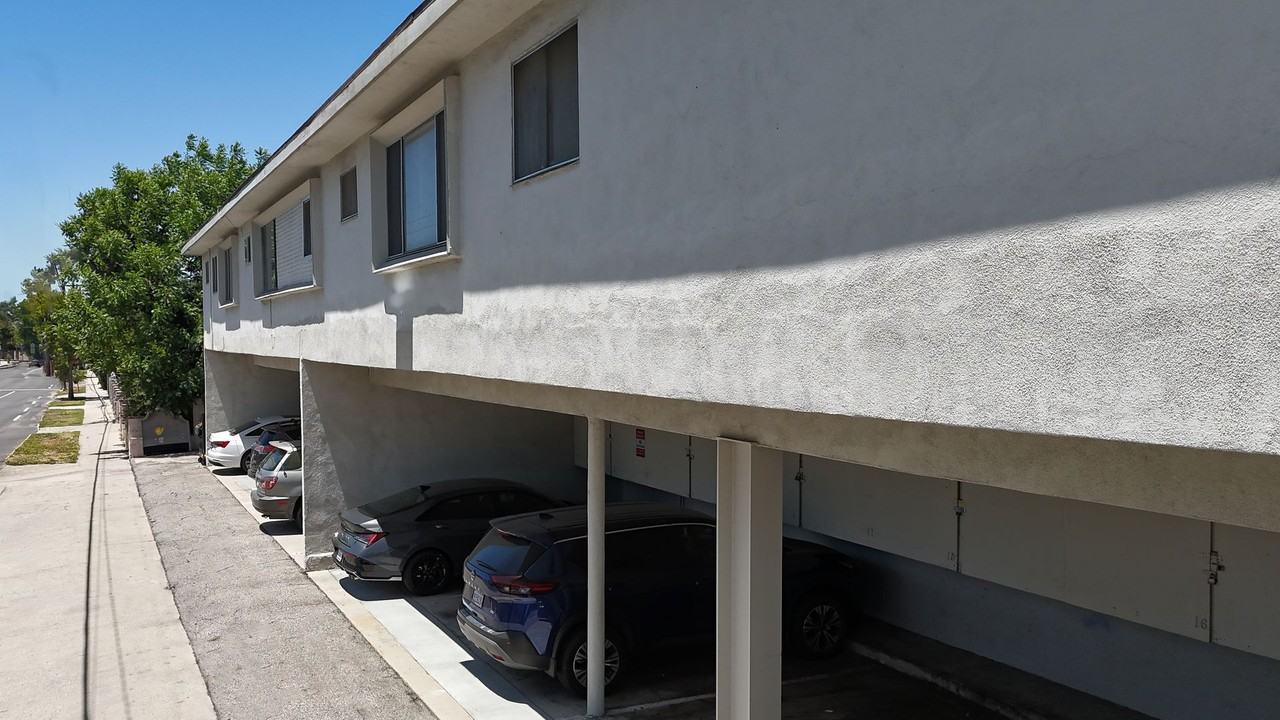 Fulton Gardens Apartments - Photo 7 of 17