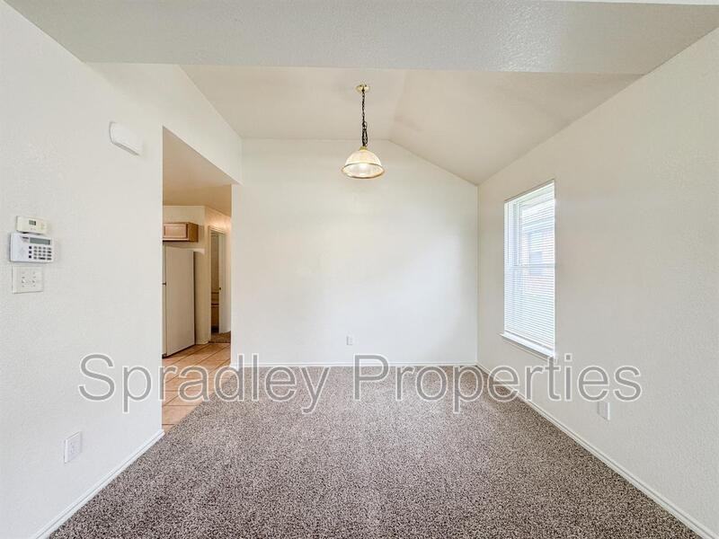 5004 John David Dr Apt B - Photo 3 of 14