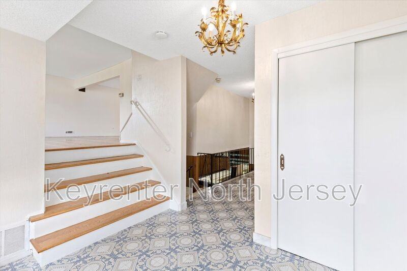 18 Abbe Ln - Photo 2 of 22