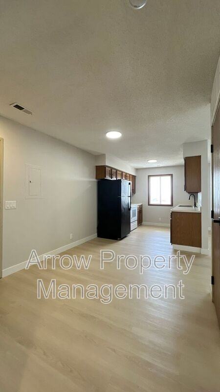 515 W Saunders Ave #17 - Photo 5 of 12