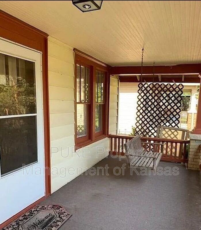 2219 Sw Huntoon St - Photo 3 of 12