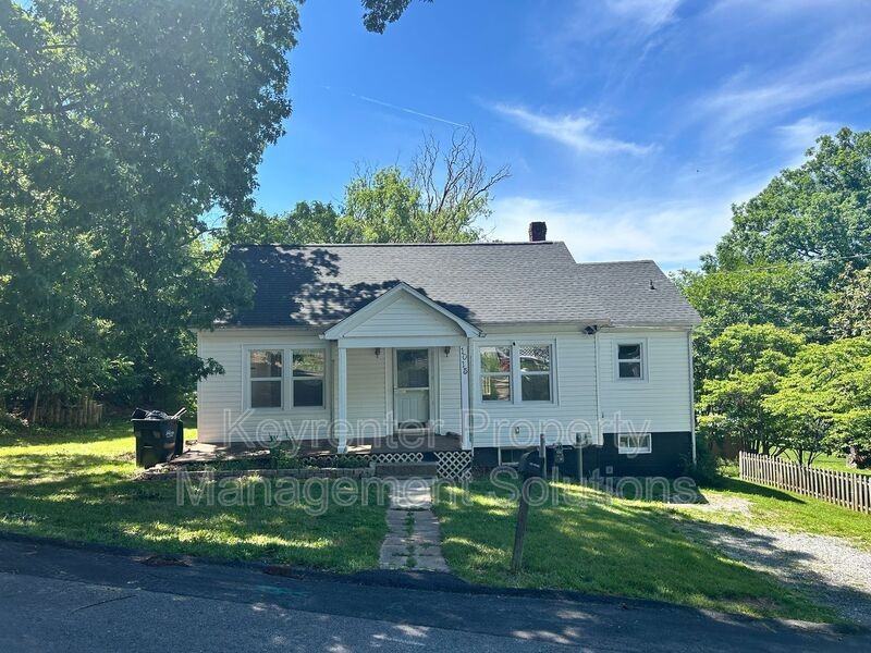 1015 Hevener St - Photo 2 of 28