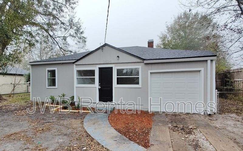 3524 Andrews St - Photo 2 of 8