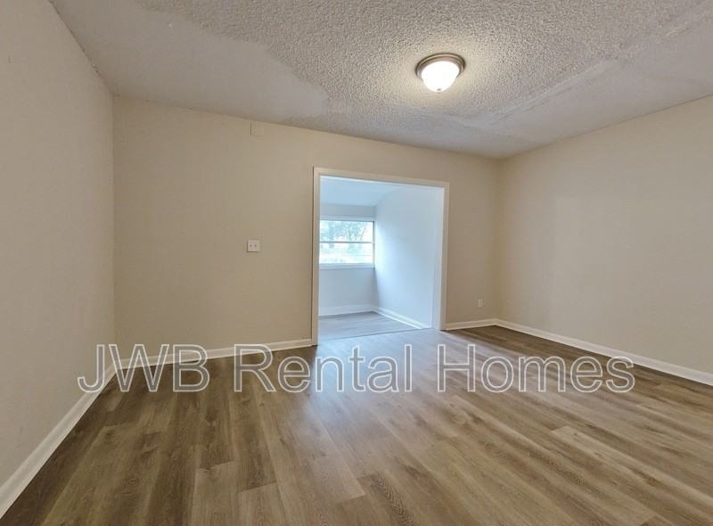 3524 Andrews St - Photo 5 of 8