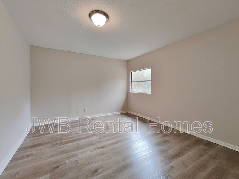 3524 Andrews St - Photo 6 of 8