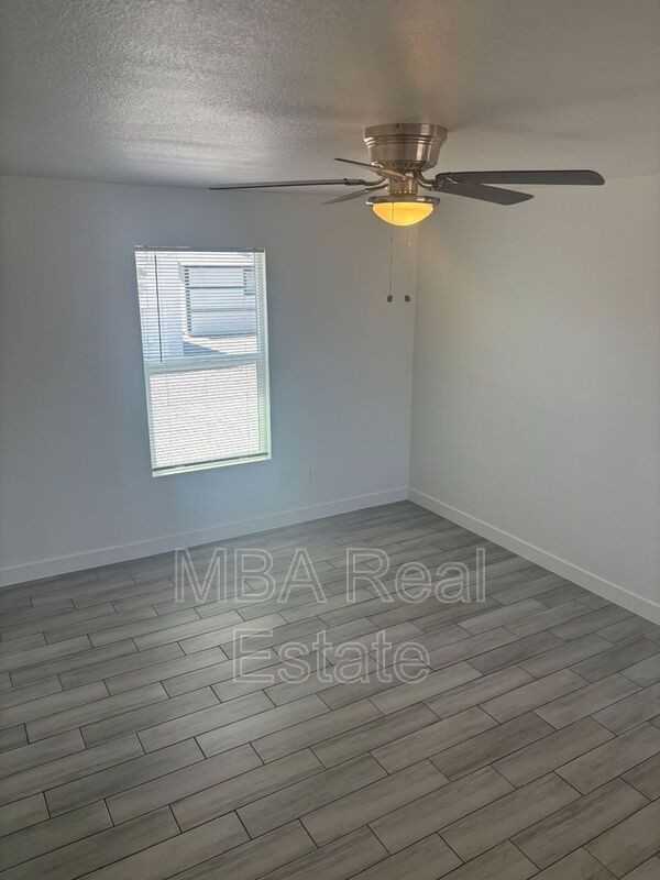 5040 N 18th Ave #1 - Photo 4 of 10