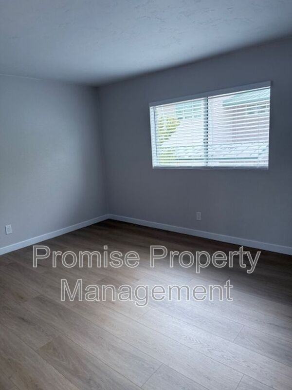505 E Madison Ave #75 - Photo 5 of 15