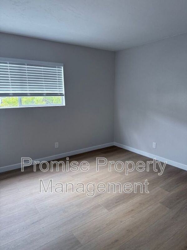505 E Madison Ave #75 - Photo 6 of 15