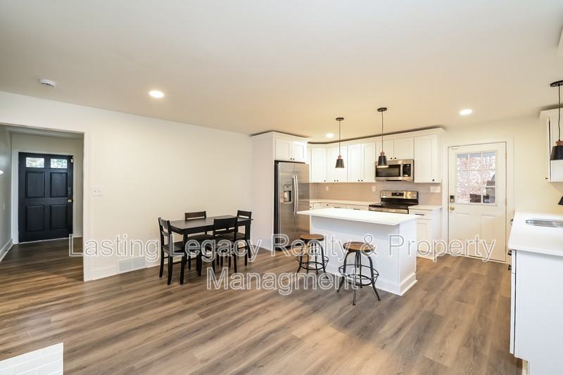 147 Harmon Ave - Photo 5 of 9